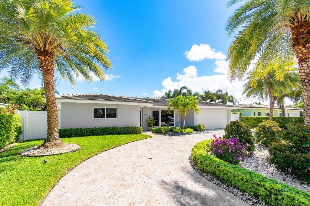 Photo of 2380 SE 10th Court, Pompano Beach, FL 33062 (MLS # R11012962)