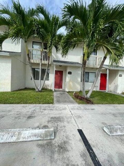 3104 Poolside Drive Greenacres FL 33463