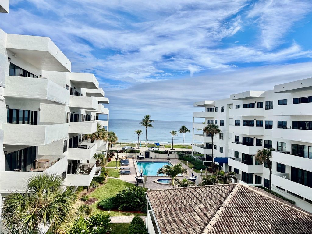 Photo of 330 SE 20 Avenue #401, Deerfield Beach, FL 33441 (MLS # F10480232)