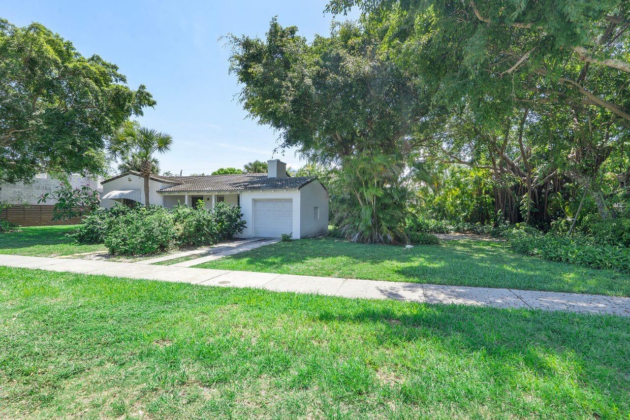 739 N Victoria Park Rd