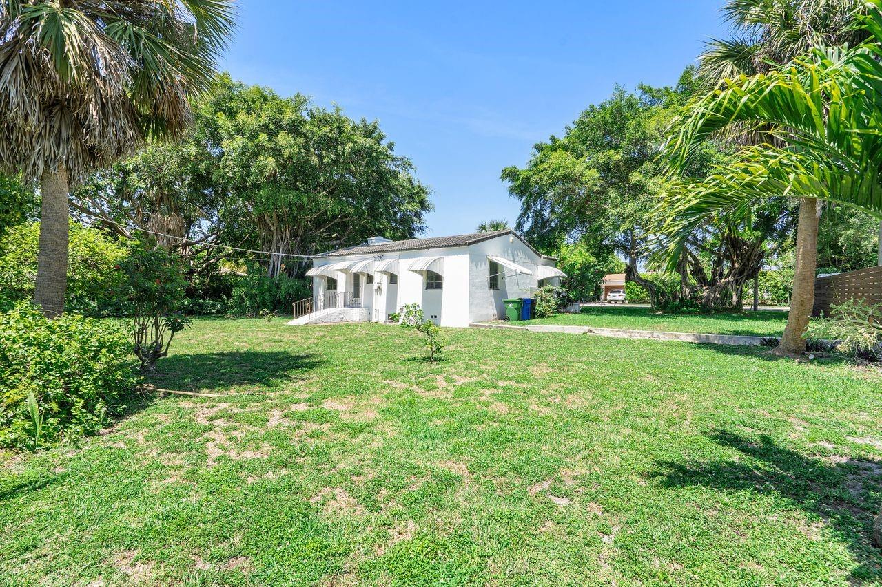 739 N Victoria Park Rd