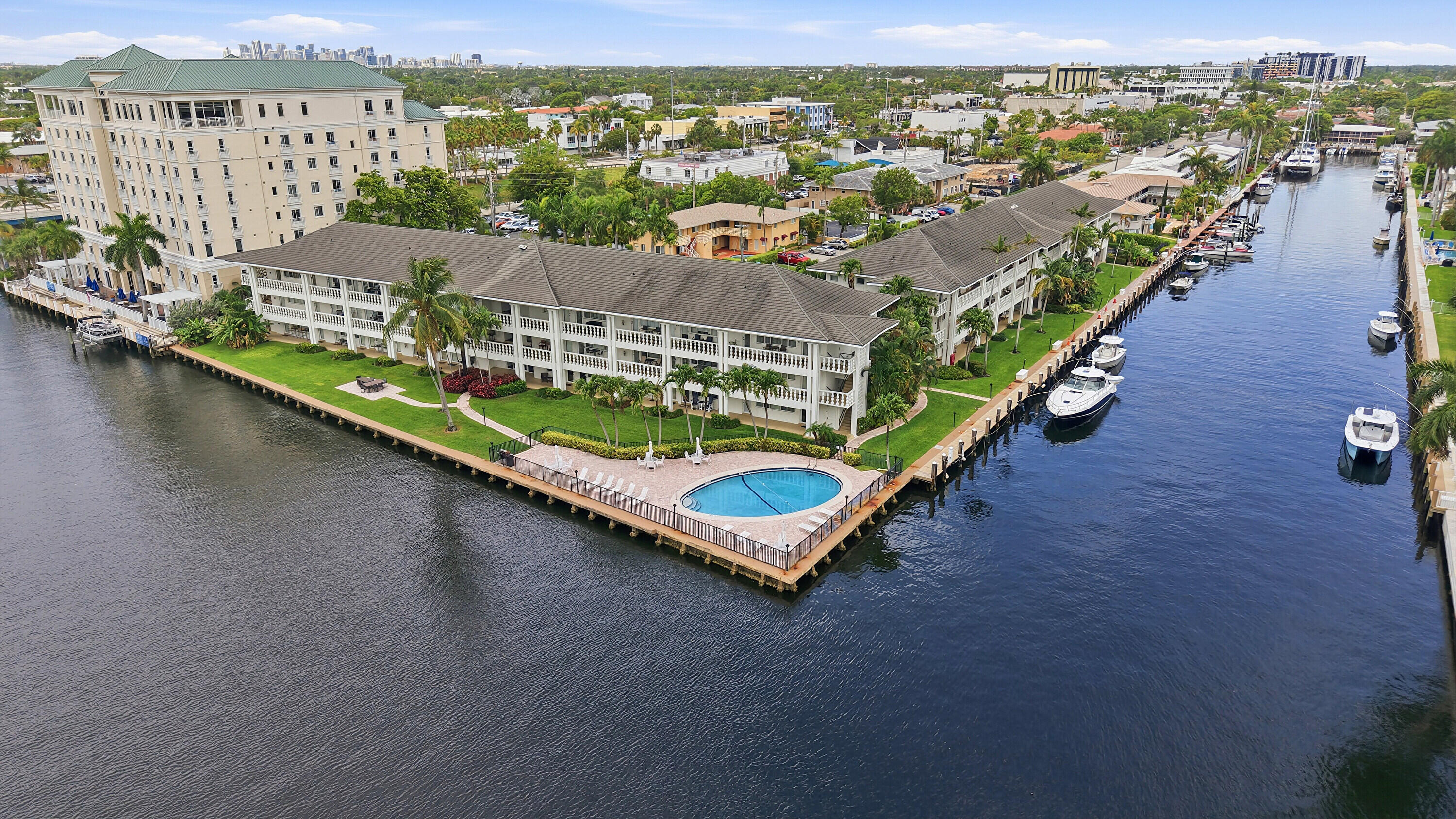 WATERSIDE ON THE INTRACOASTAL - Residential