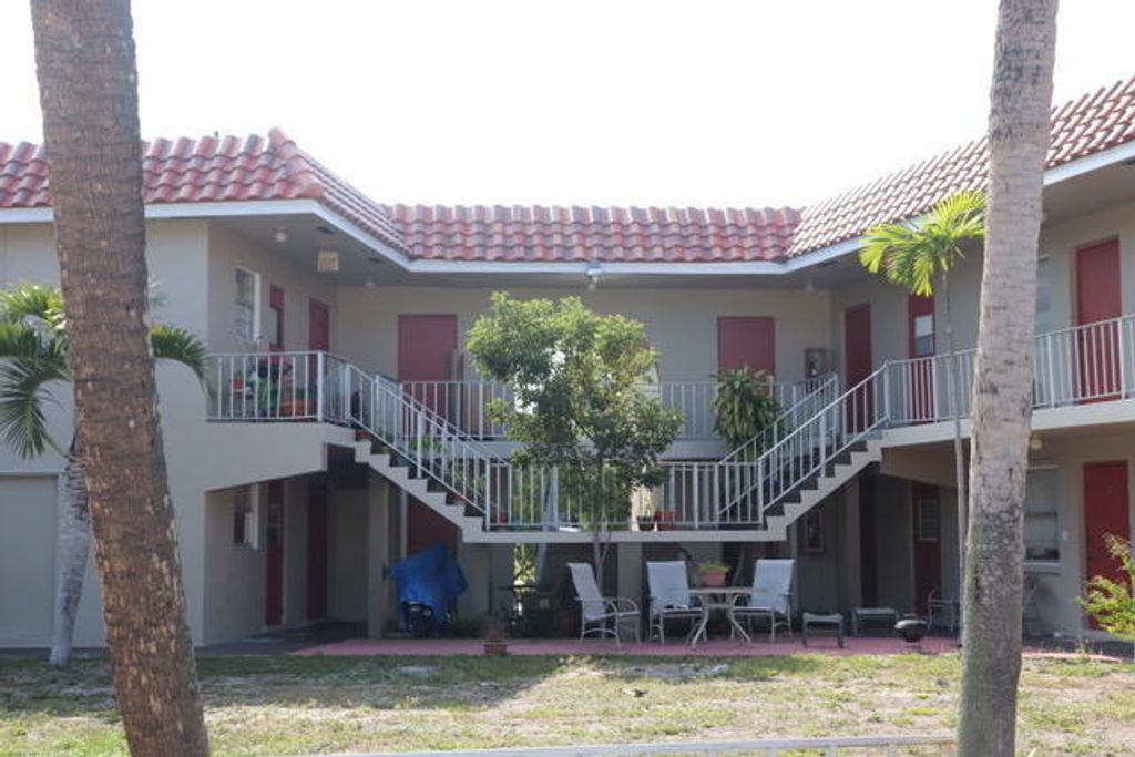 Photo of 1798 NW 15th Vista #5, Boca Raton, FL 33432 (MLS # B26020241)