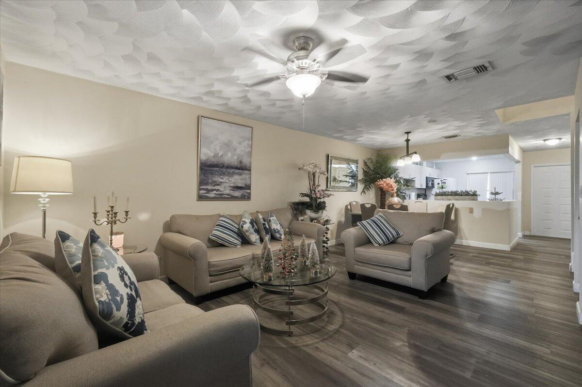 WESTVIEW CONDOMINIUM NO F - Residential Lease