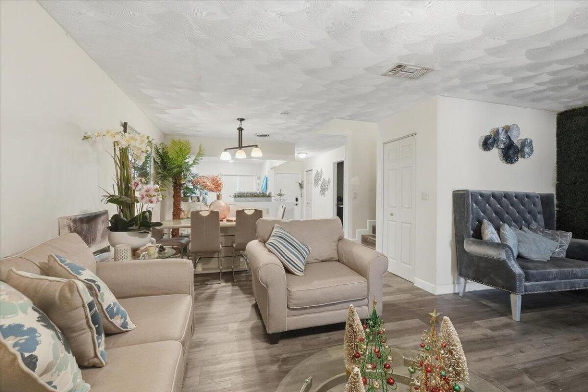 WESTVIEW CONDOMINIUM NO FOUR - Residential Lease