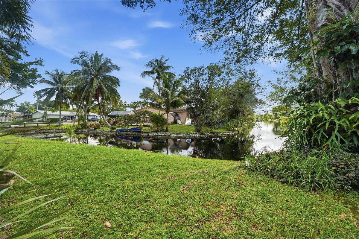 WESTVIEW CONDOMINIUM NO F - Residential Lease