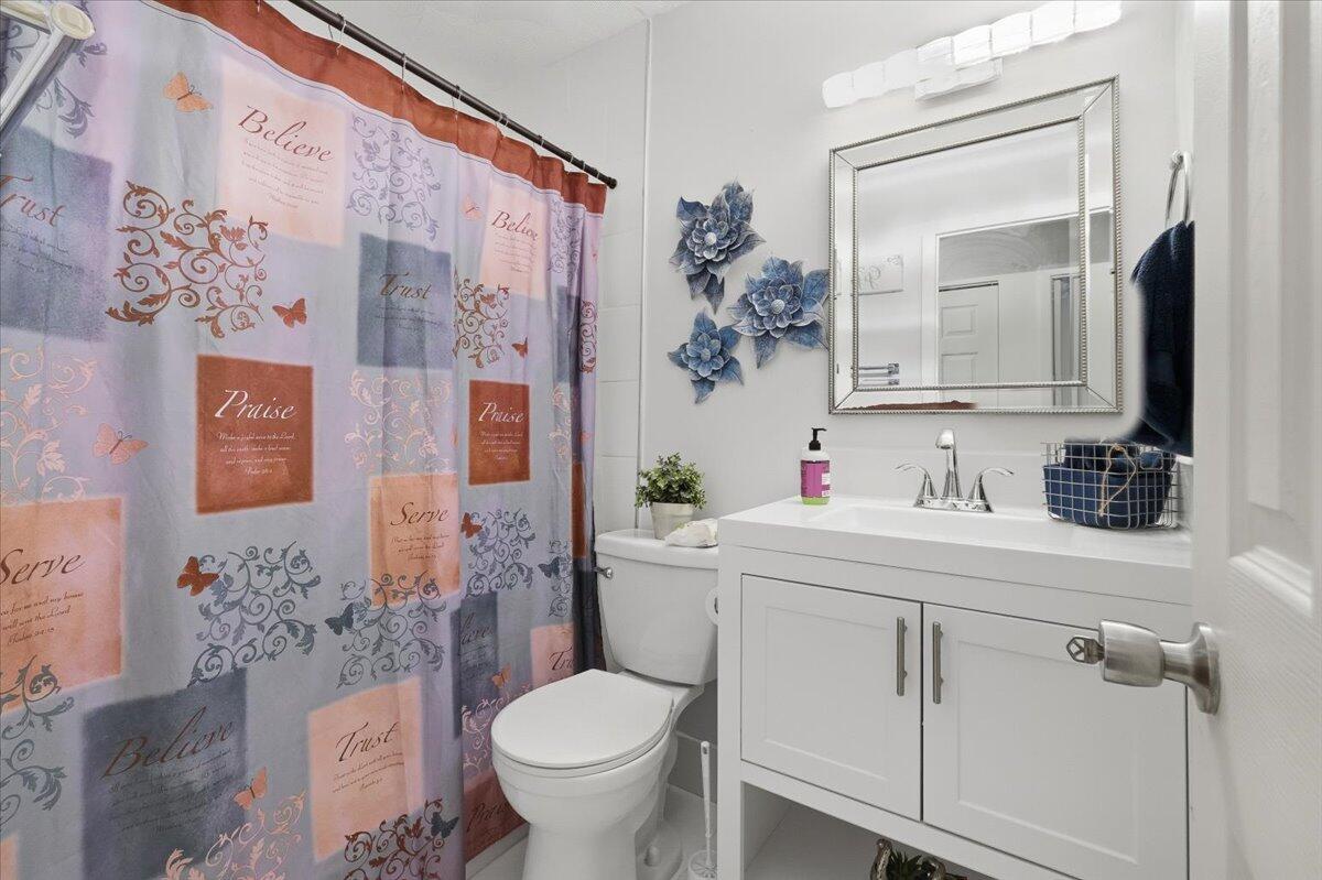 WESTVIEW CONDOMINIUM NO F - Residential Lease