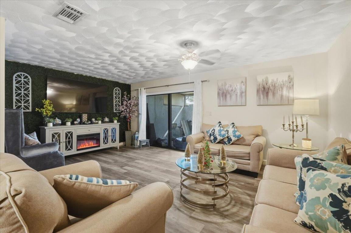 WESTVIEW CONDOMINIUM NO FOUR - Residential Lease