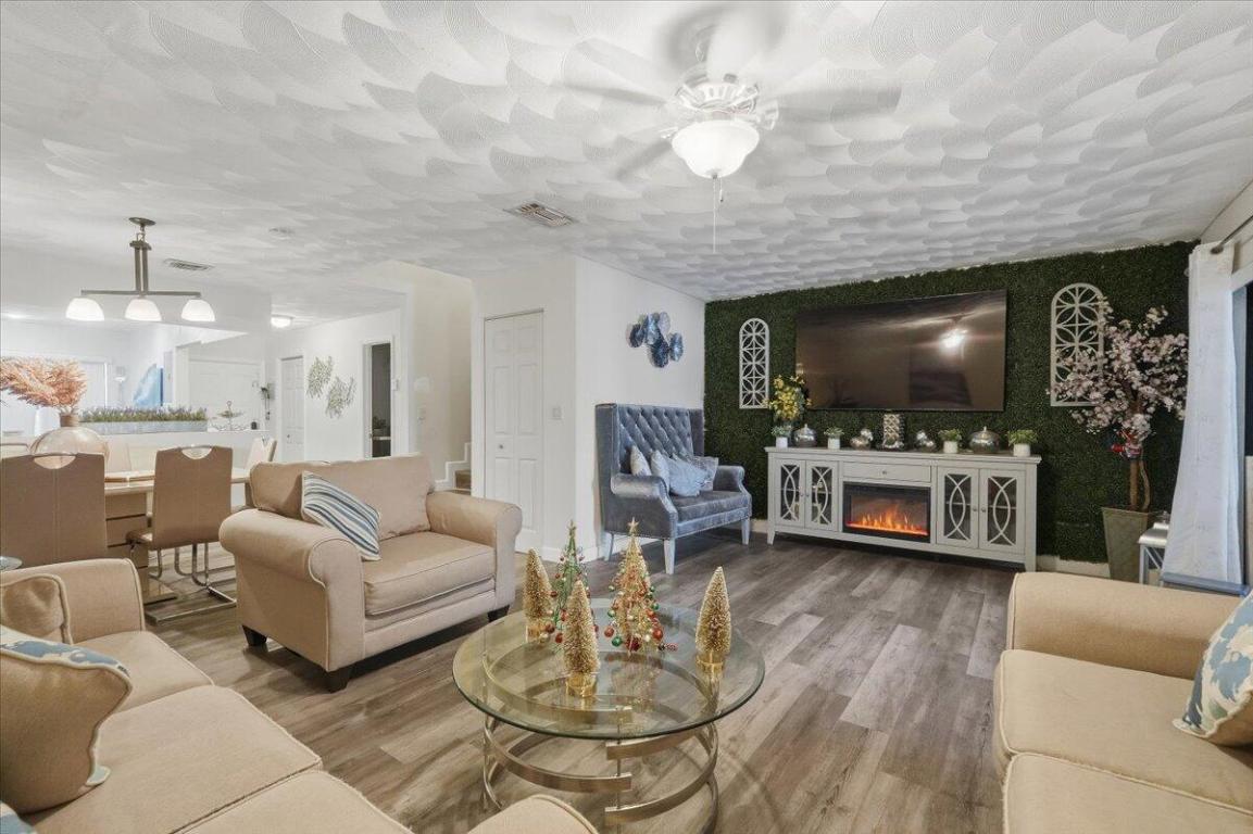 WESTVIEW CONDOMINIUM NO FOUR - Residential Lease