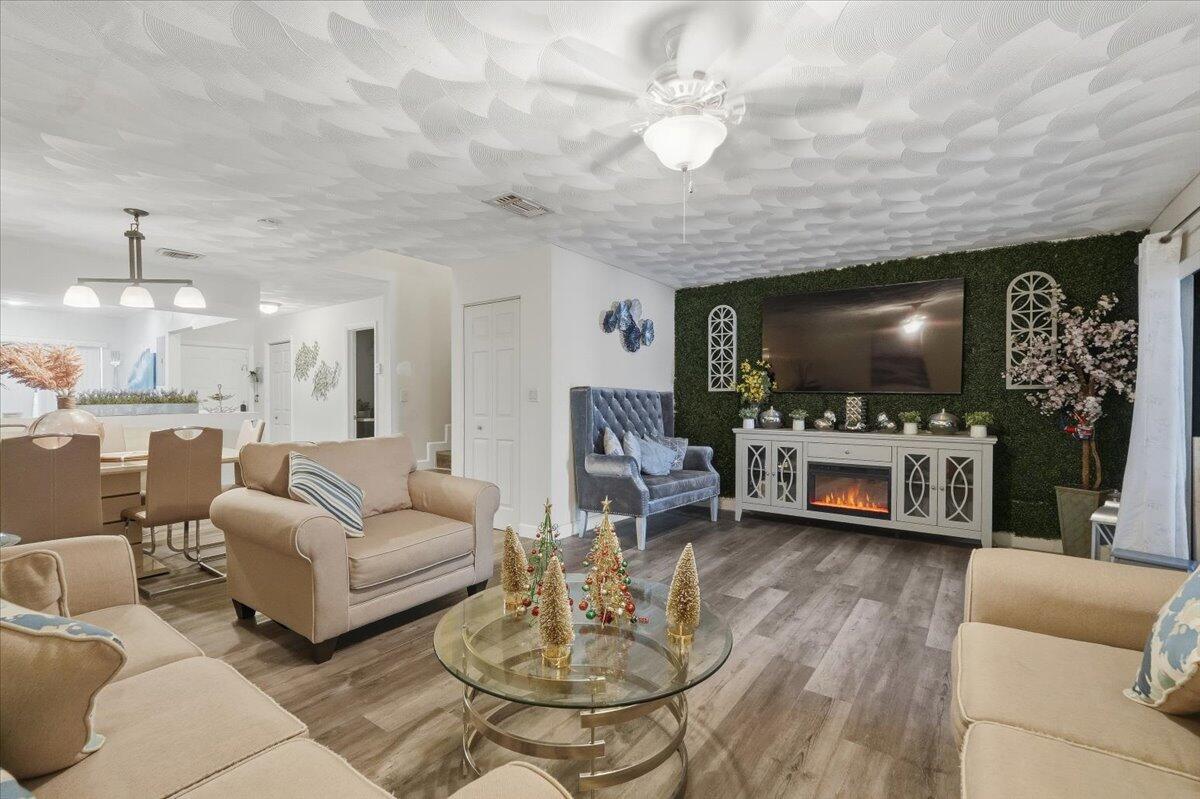 WESTVIEW CONDOMINIUM NO F - Residential Lease