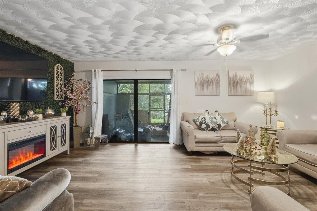 WESTVIEW CONDOMINIUM NO F - Residential Lease