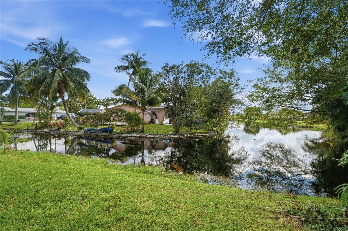 WESTVIEW CONDOMINIUM NO F - Residential Lease