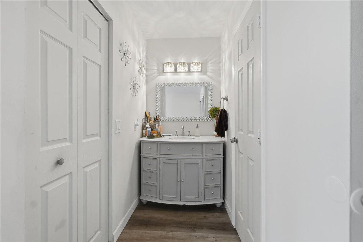 WESTVIEW CONDOMINIUM NO F - Residential Lease