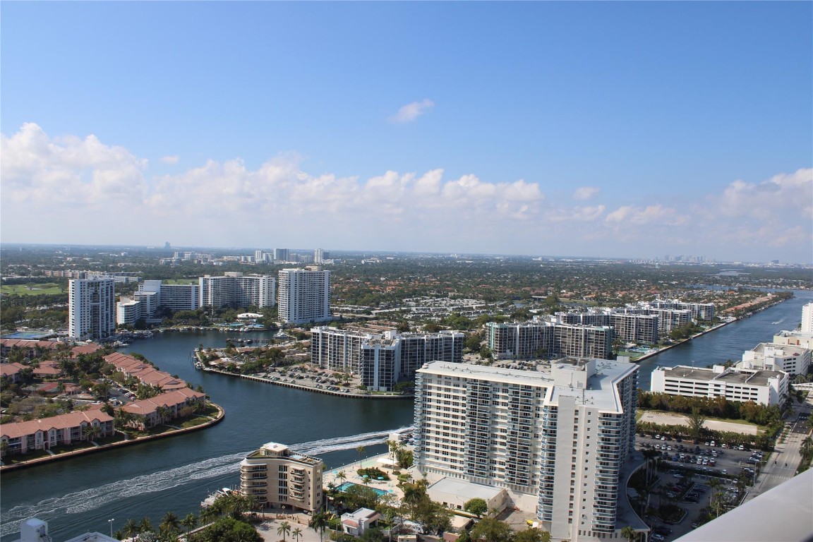 4111 Ocean Drive 3011