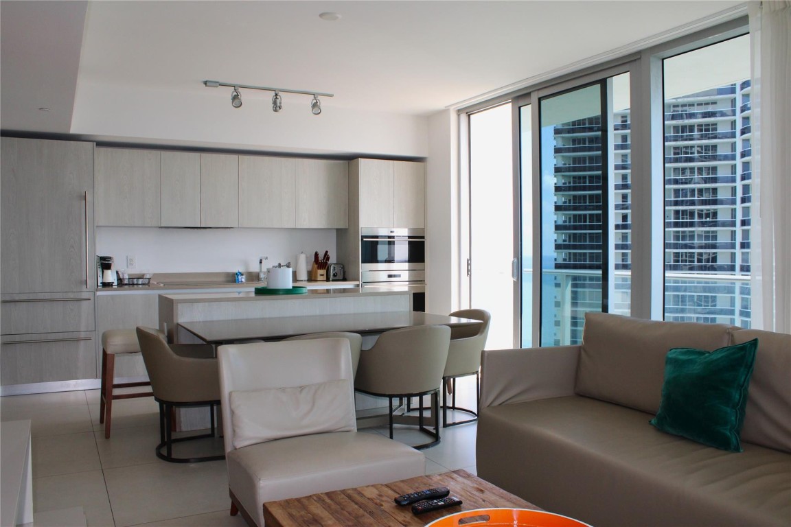 4111 Ocean Drive 3011