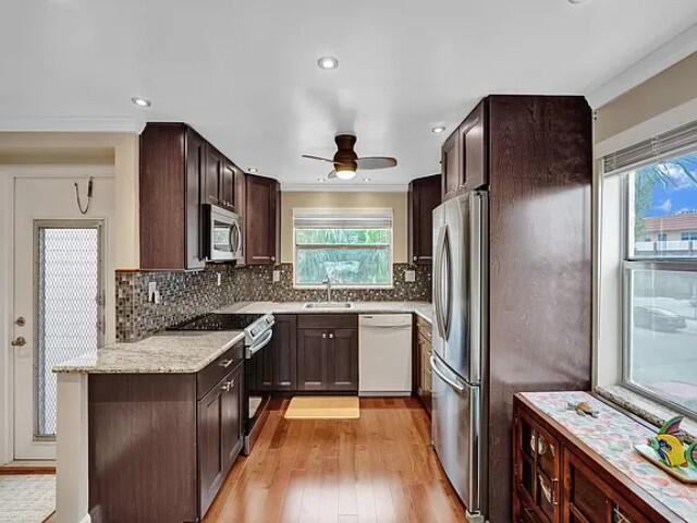 Sunrise Lakes 86 Condo - Residential