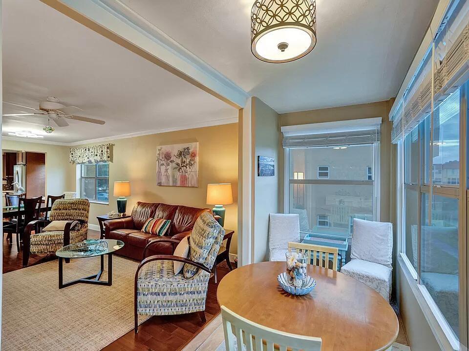 Sunrise Lakes 86 Condo - Residential