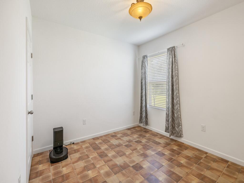 LEXINGTON PLACE SUBDIVISI - Residential Lease