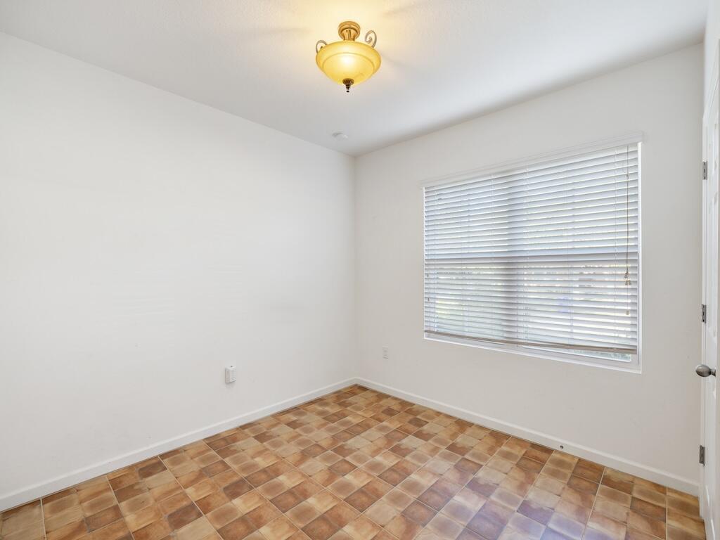 LEXINGTON PLACE SUBDIVISI - Residential Lease