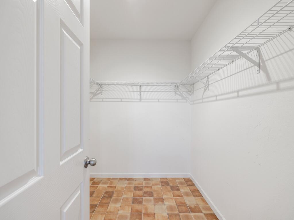 LEXINGTON PLACE SUBDIVISI - Residential Lease