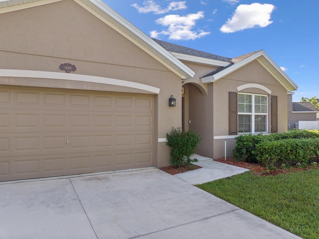 LEXINGTON PLACE SUBDIVISI - Residential Lease