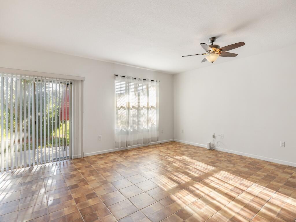 LEXINGTON PLACE SUBDIVISI - Residential Lease