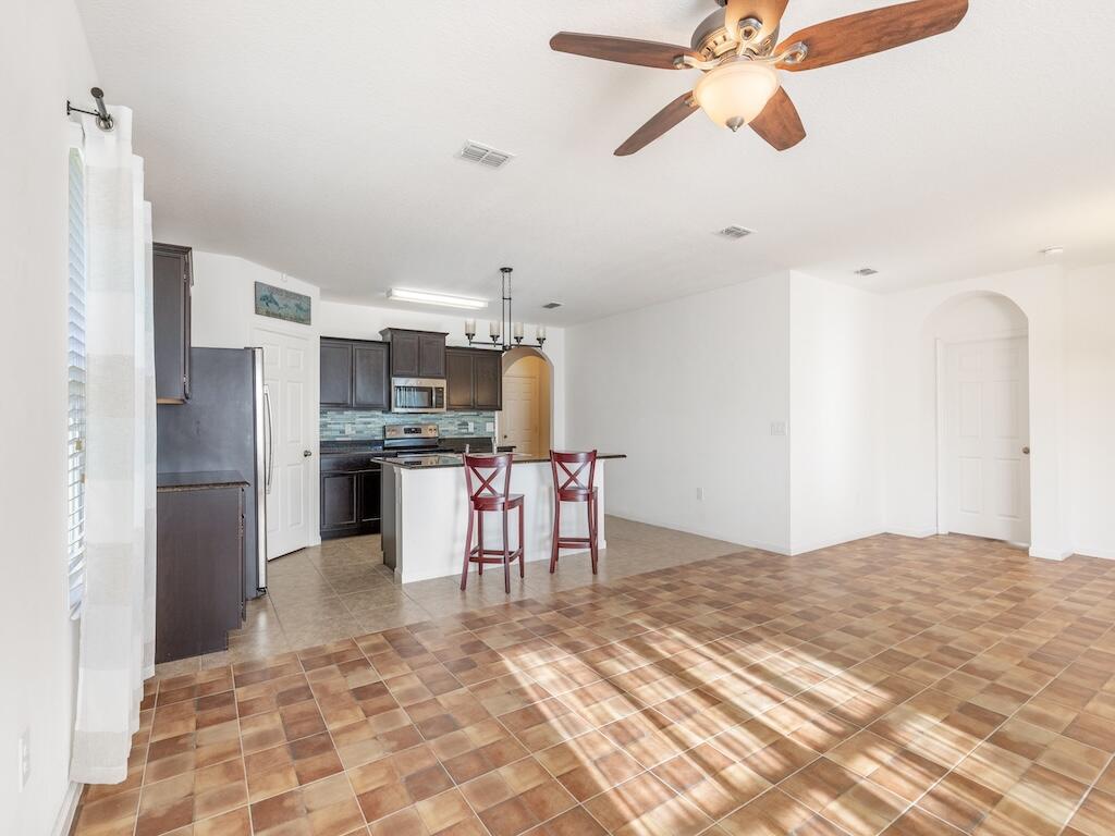 LEXINGTON PLACE SUBDIVISI - Residential Lease