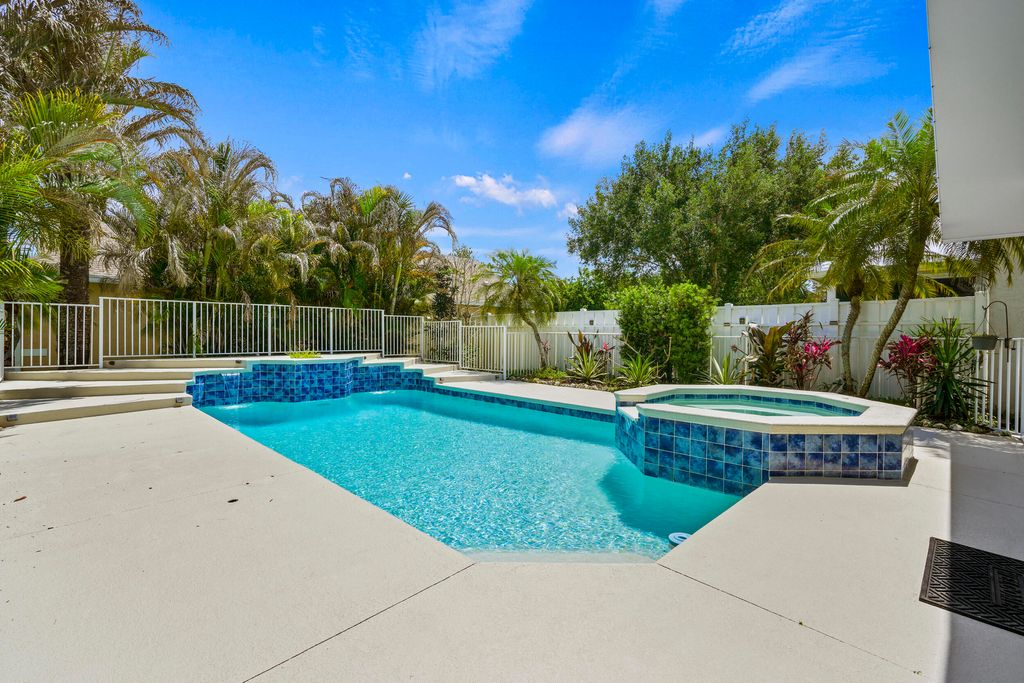 Photo of 3189 SW Solitaire Palm Drive, Palm City, FL 34990 (MLS # B26021560)