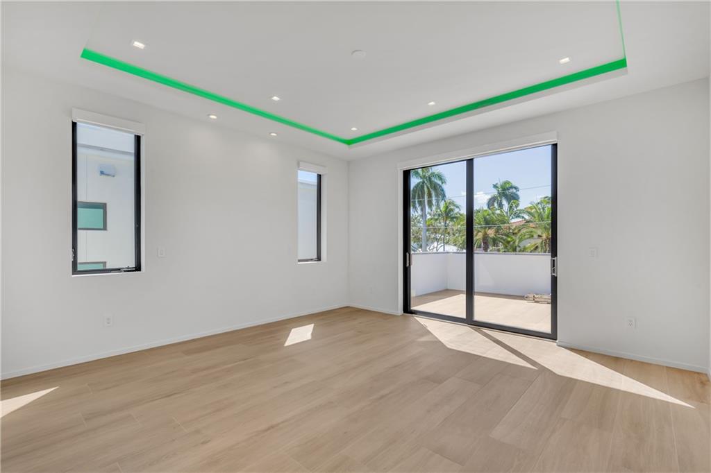 Venice 8-12 B - Residential