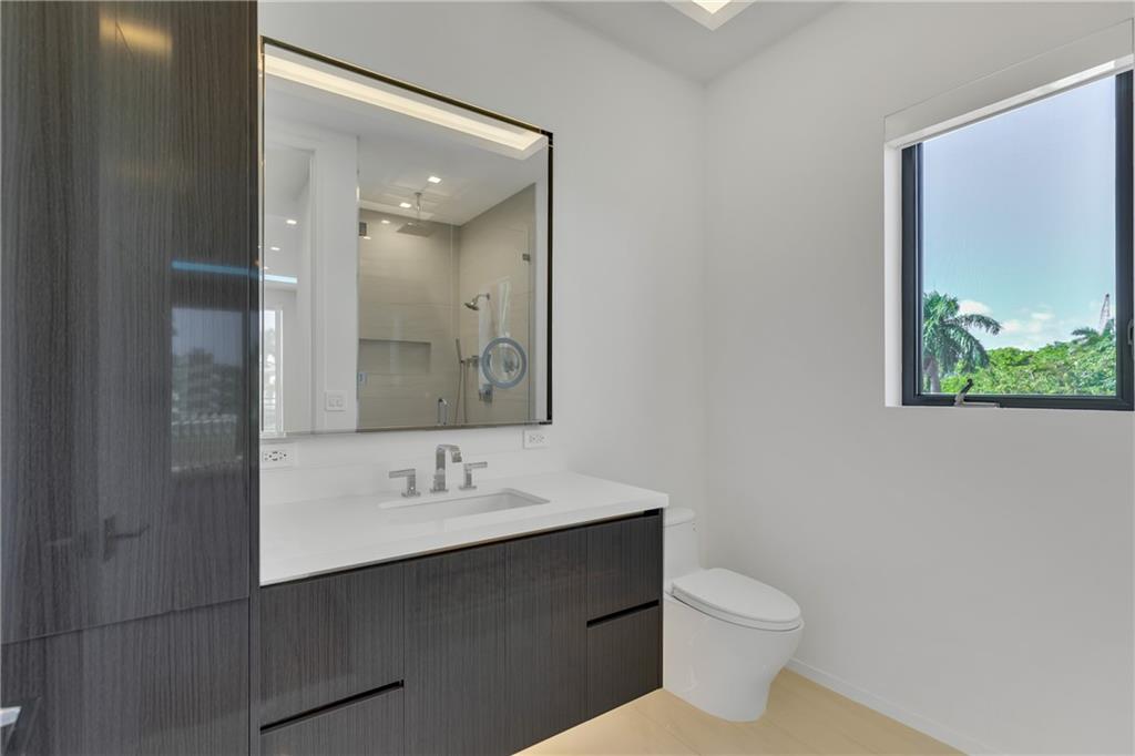 Venice 8-12 B - Residential