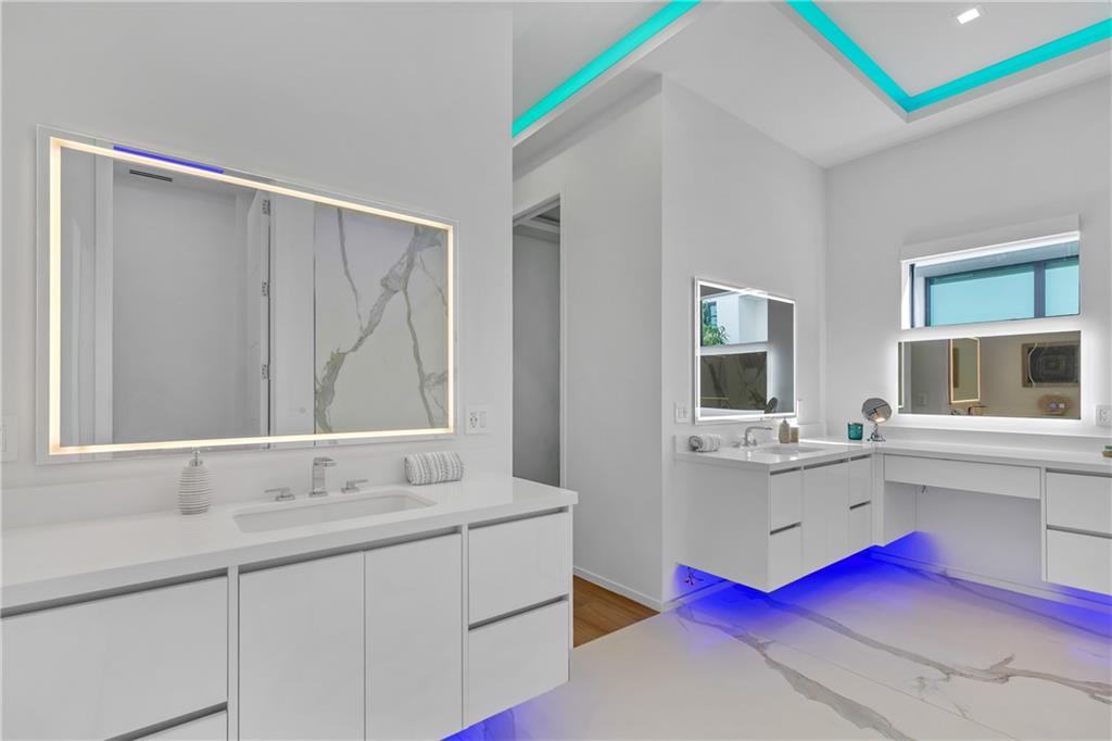 Venice 8-12 B - Residential