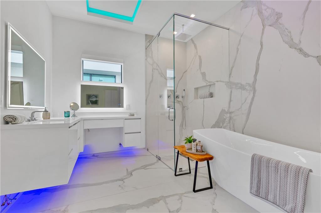 Venice 8-12 B - Residential