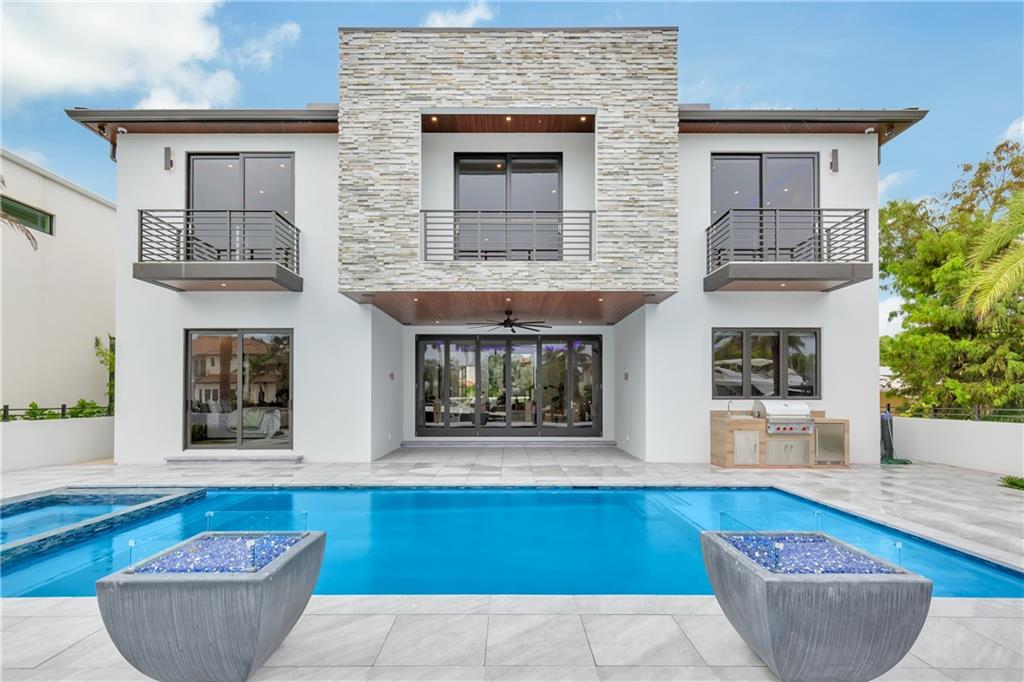 Venice 8-12 B - Residential