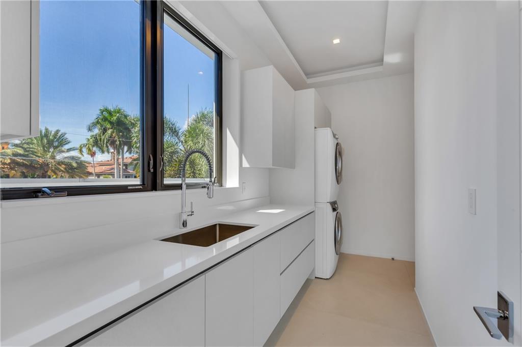 Venice 8-12 B - Residential