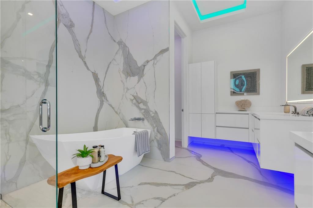 Venice 8-12 B - Residential