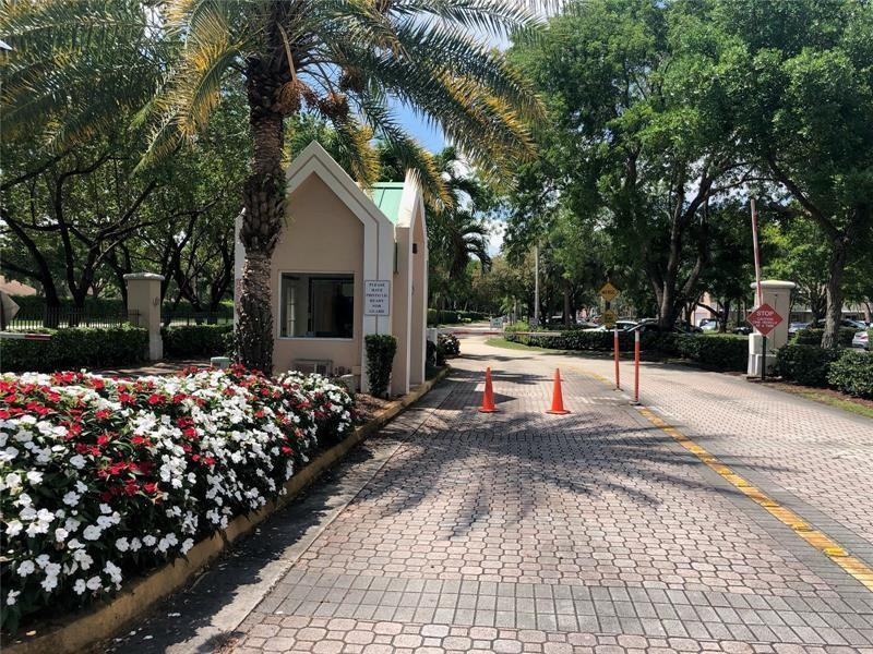 SUNRISE LAKES BLDG 192 - Residential