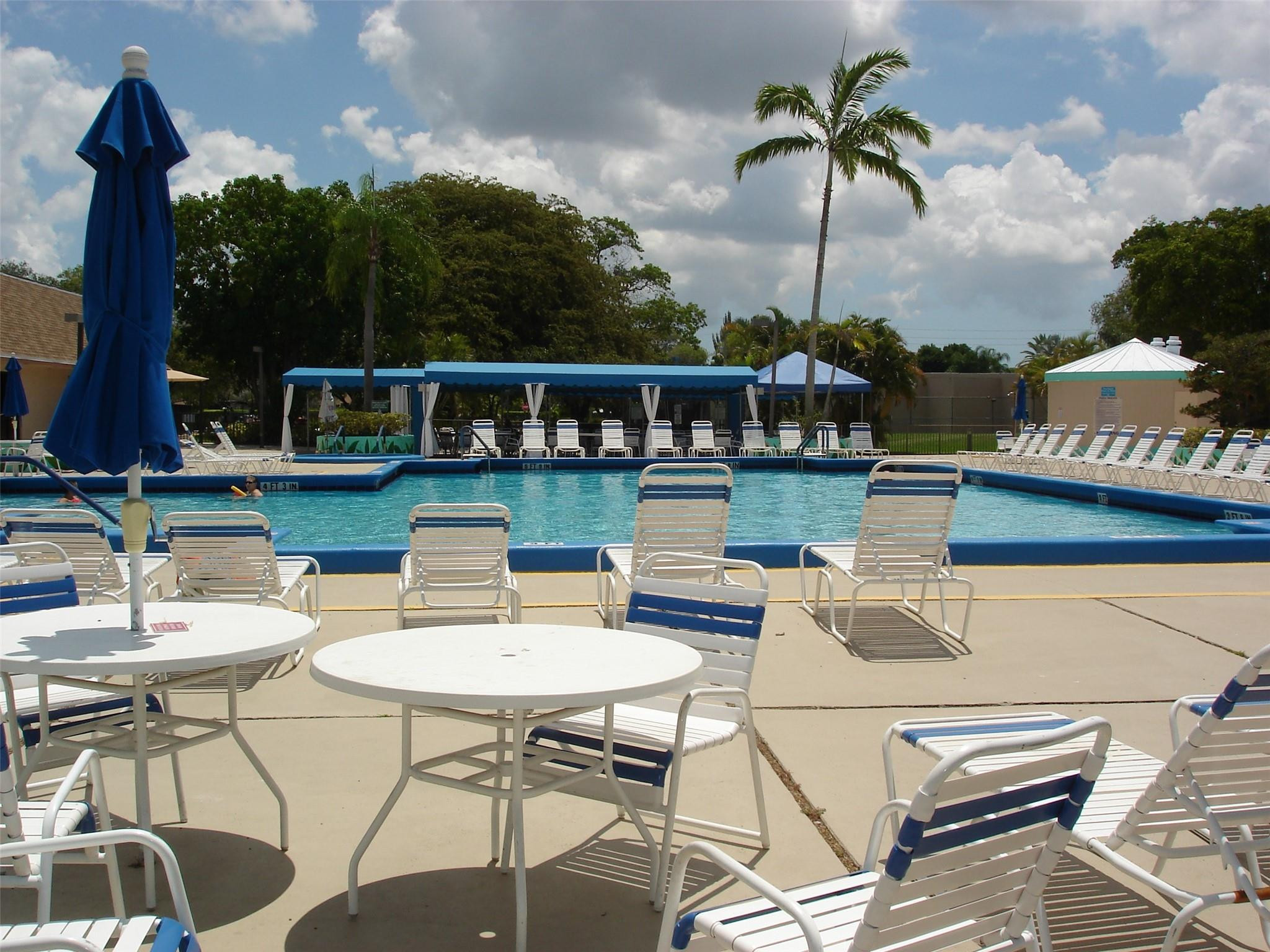 SUNRISE LAKES BLDG 192 - Residential