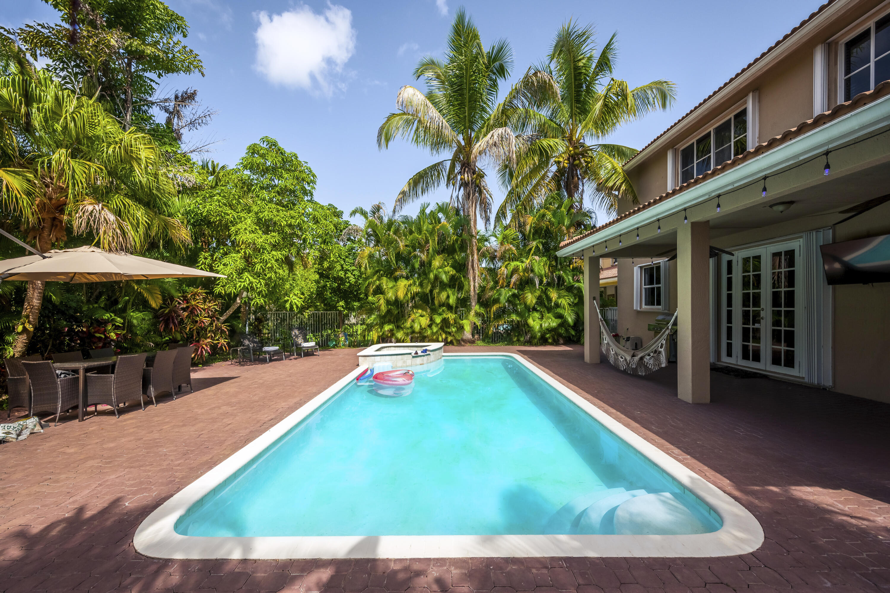 THE GROVE SAVANNA - Residential