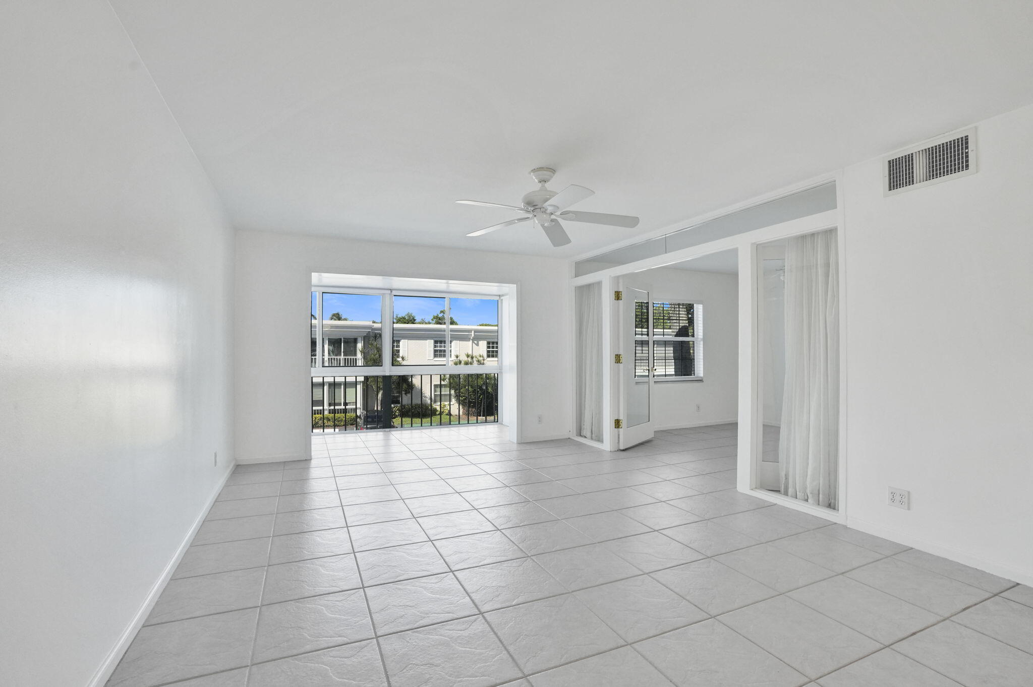 6469 BAY CLUB Drive 3