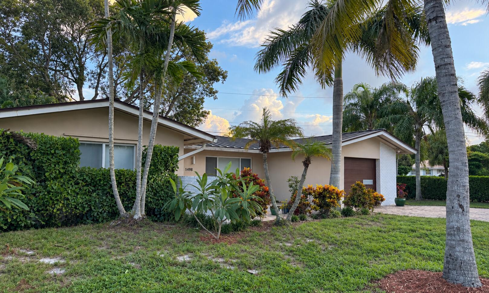 1498 SW 9TH Street