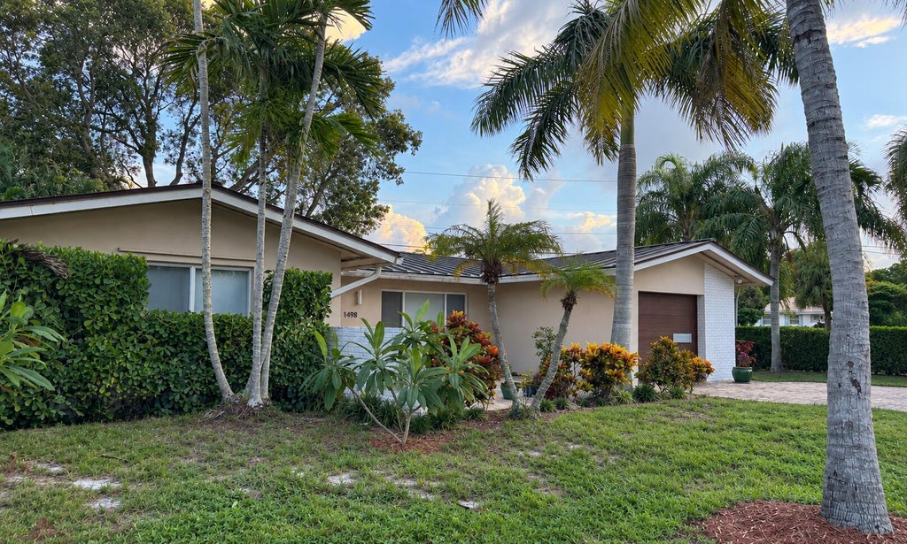 Photo of 1498 SW 9TH Street, Boca Raton, FL 33486 (MLS # B26078075)