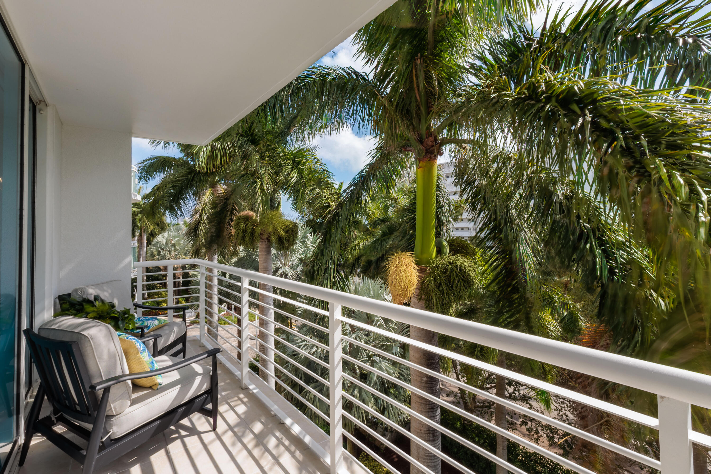 2821 N Ocean Boulevard 405s