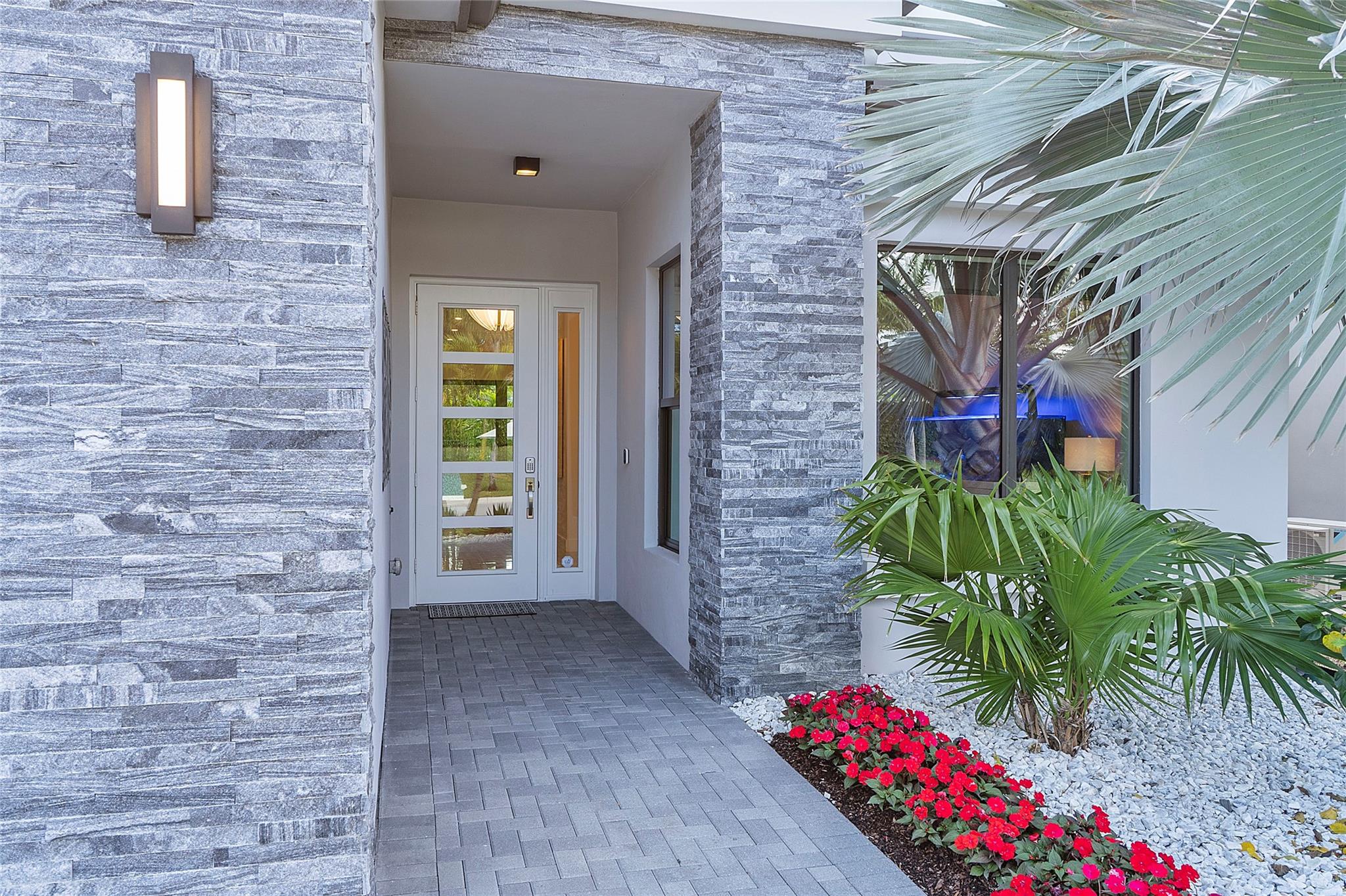 8232 Wildwood Lakes Dr