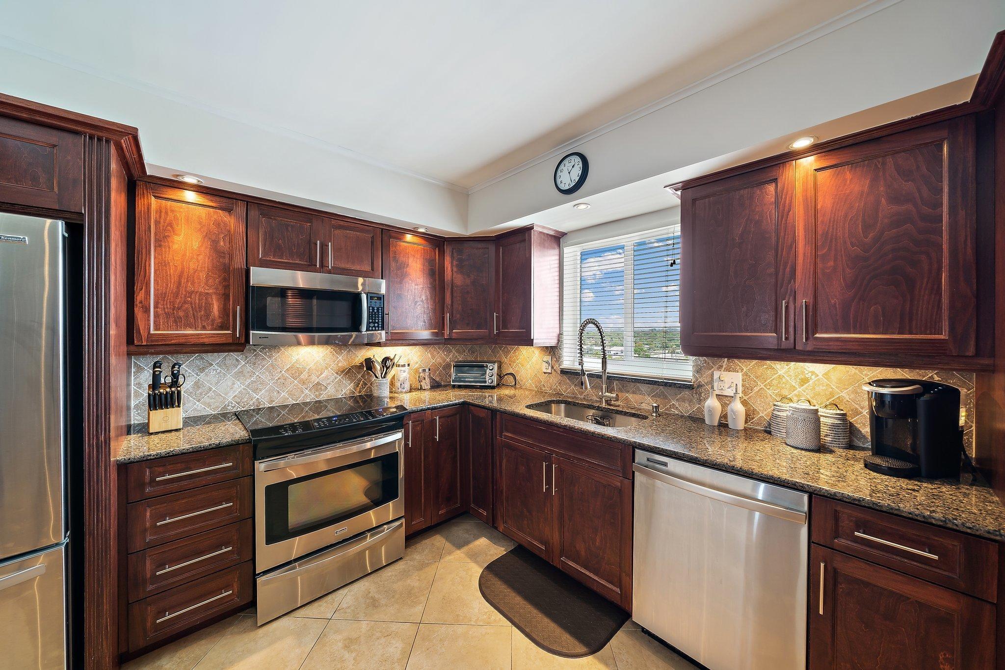 LAKE HARBOUR TOWERS - Residential Lease