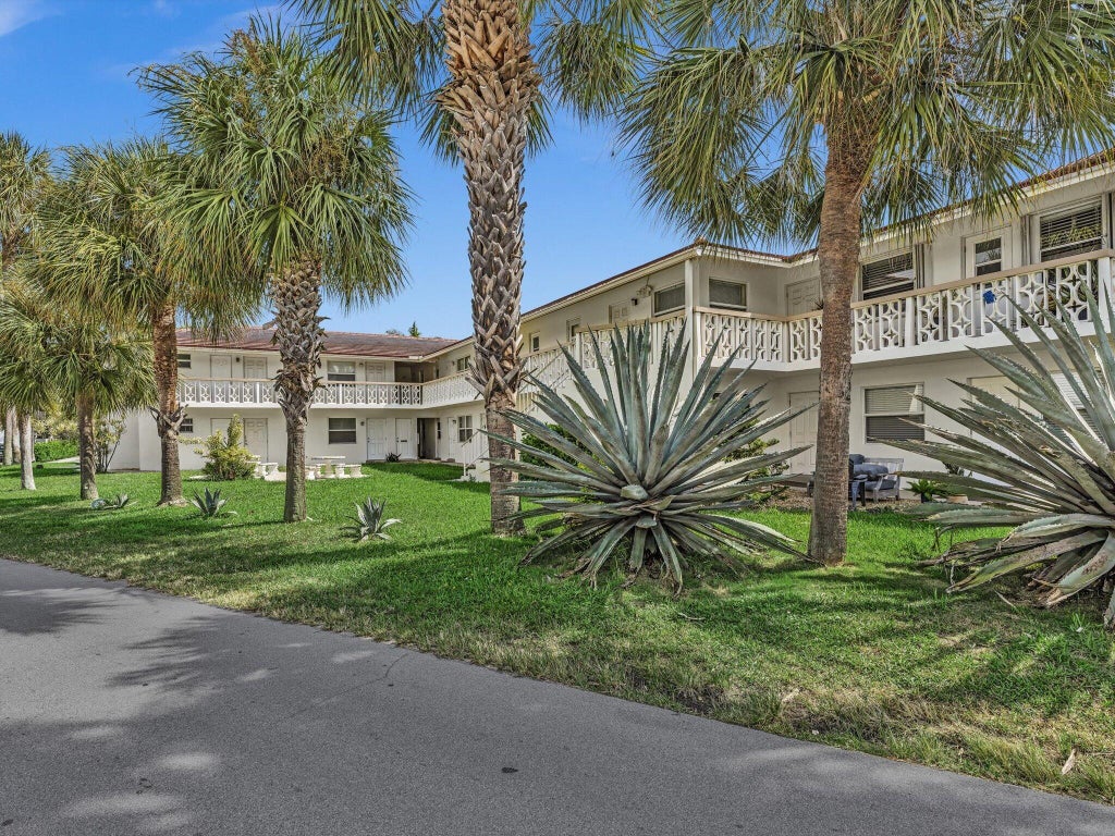 Photo of 90 NE 19th Avenue #8, Deerfield Beach, FL 33441 (MLS # B26068997)