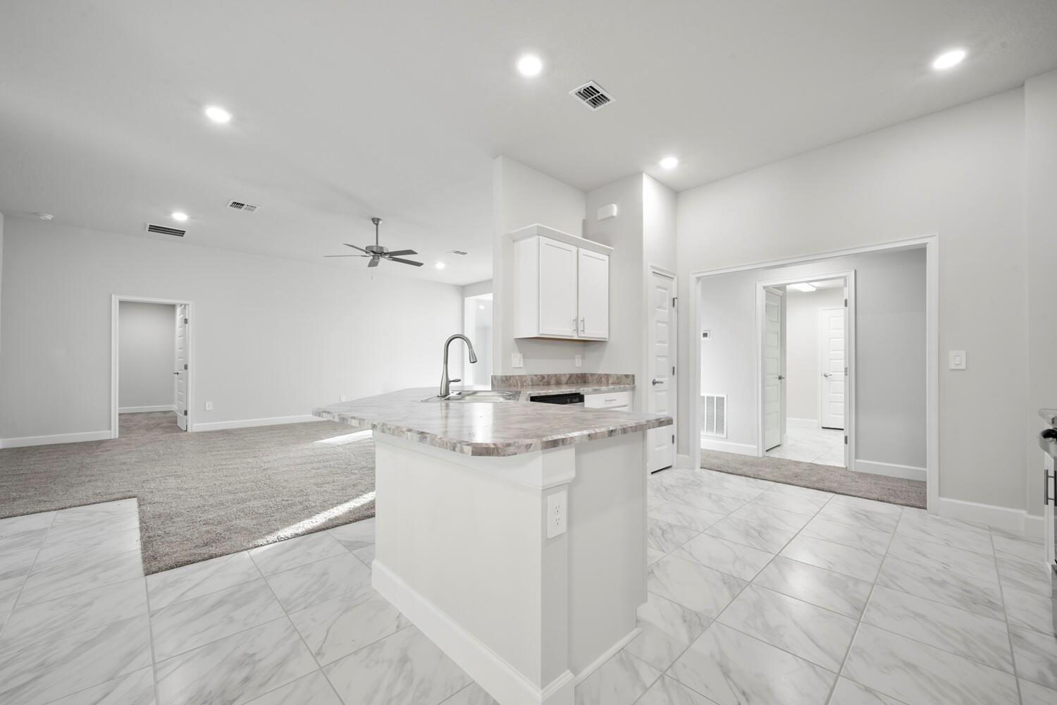 2807 SW East Louise Circle