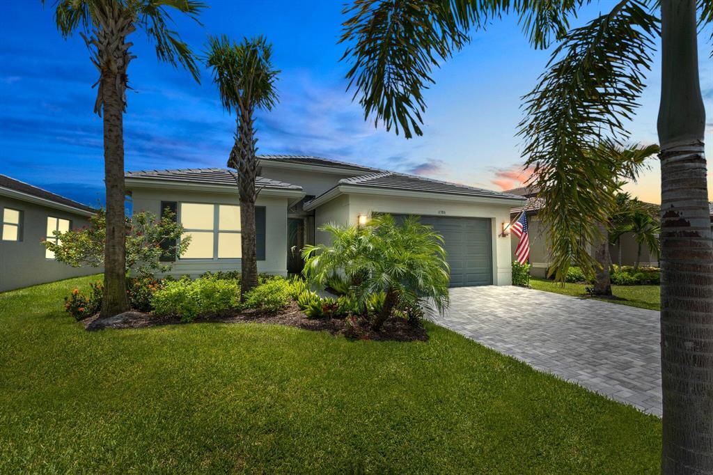 Photo of 11386 SW Carlisle Crossing Avenue Ave, Port Saint Lucie, FL 34987 (MLS # R10819305)