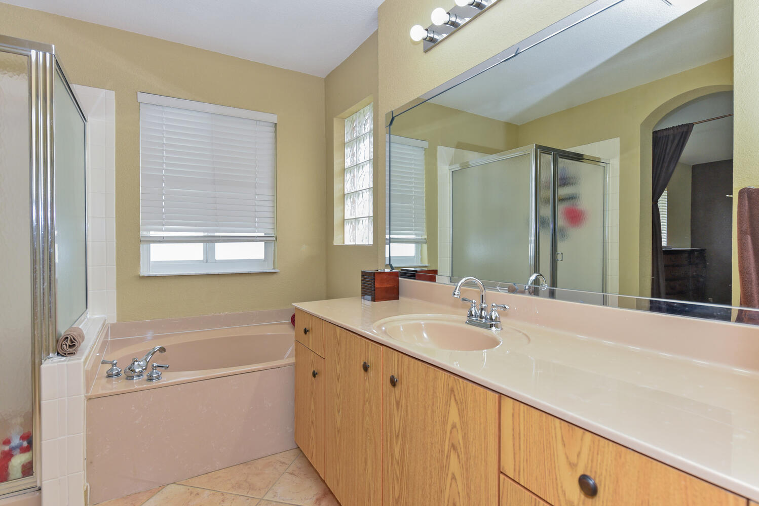 WYNDHAM LAKES CENTRAL - Residential