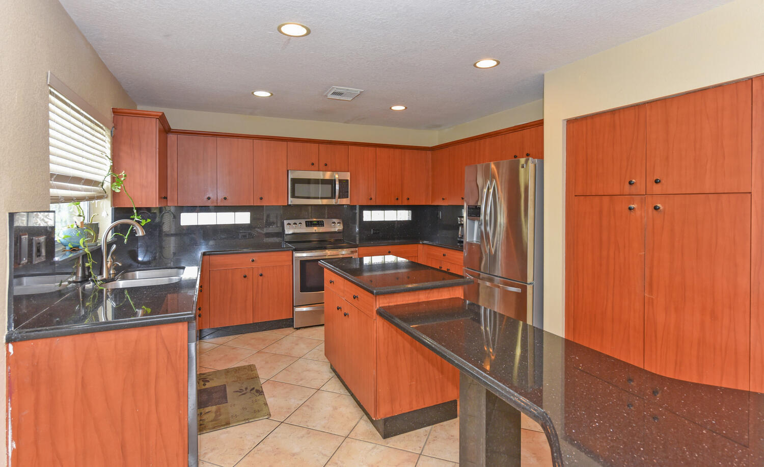 WYNDHAM LAKES CENTRAL - Residential