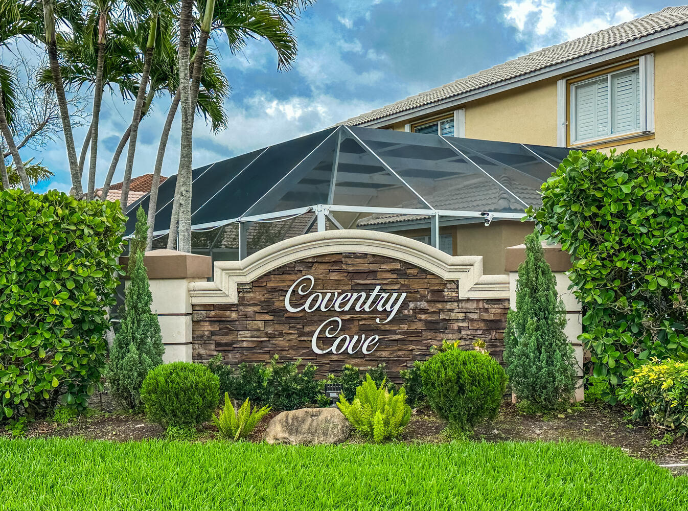 WYNDHAM LAKES CENTRAL - Residential